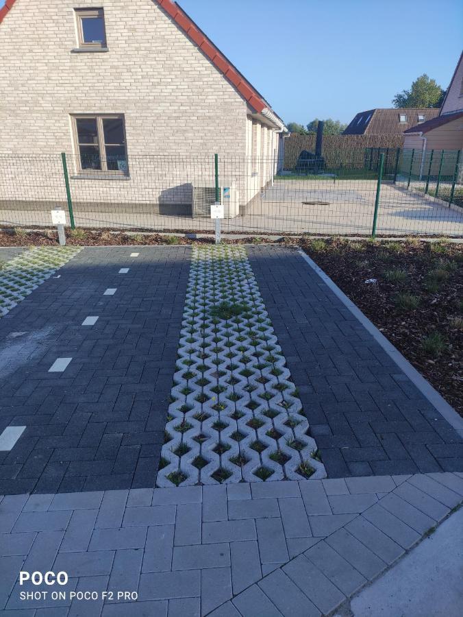 Vakantiewoning Polderhuis 10, Airco En Verwarming In Alle Kamers, Prive Parkeerplaats En Afgesloten Tuin Koksijde Exteriör bild
