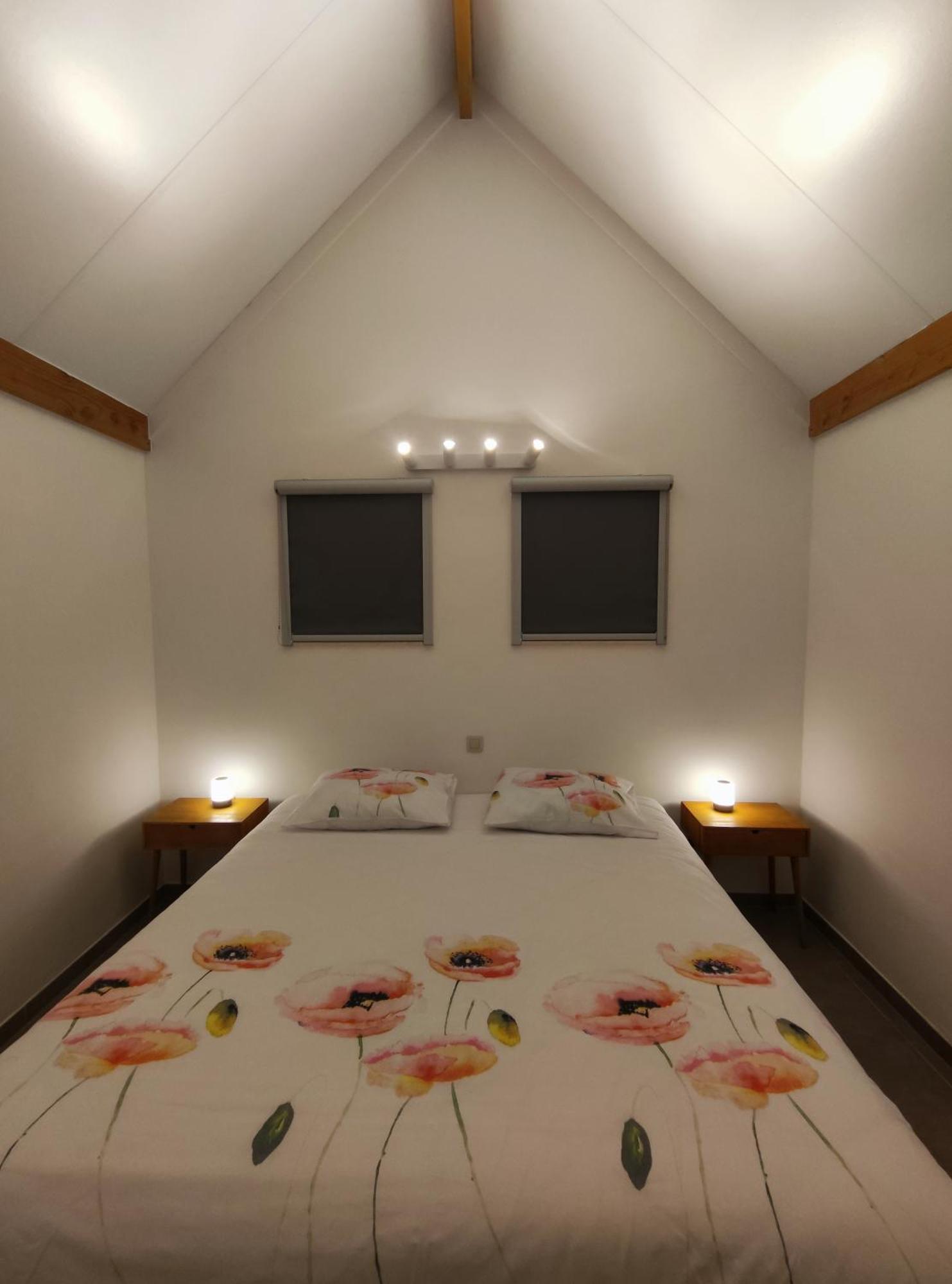 Vakantiewoning Polderhuis 10, Airco En Verwarming In Alle Kamers, Prive Parkeerplaats En Afgesloten Tuin Koksijde Exteriör bild